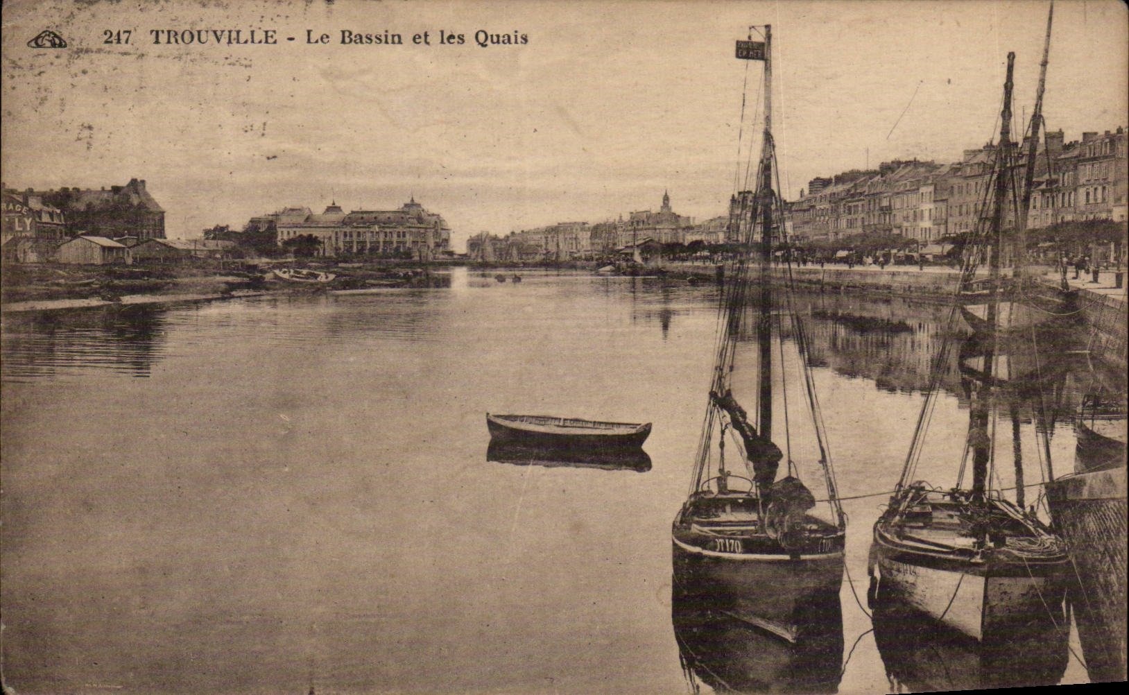 Trouville - Le Bassin et les Quais - CPA 