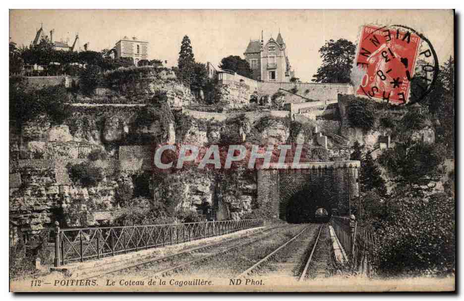 Poitiers — Le Coteau de la Cagouillère — ND Phot.