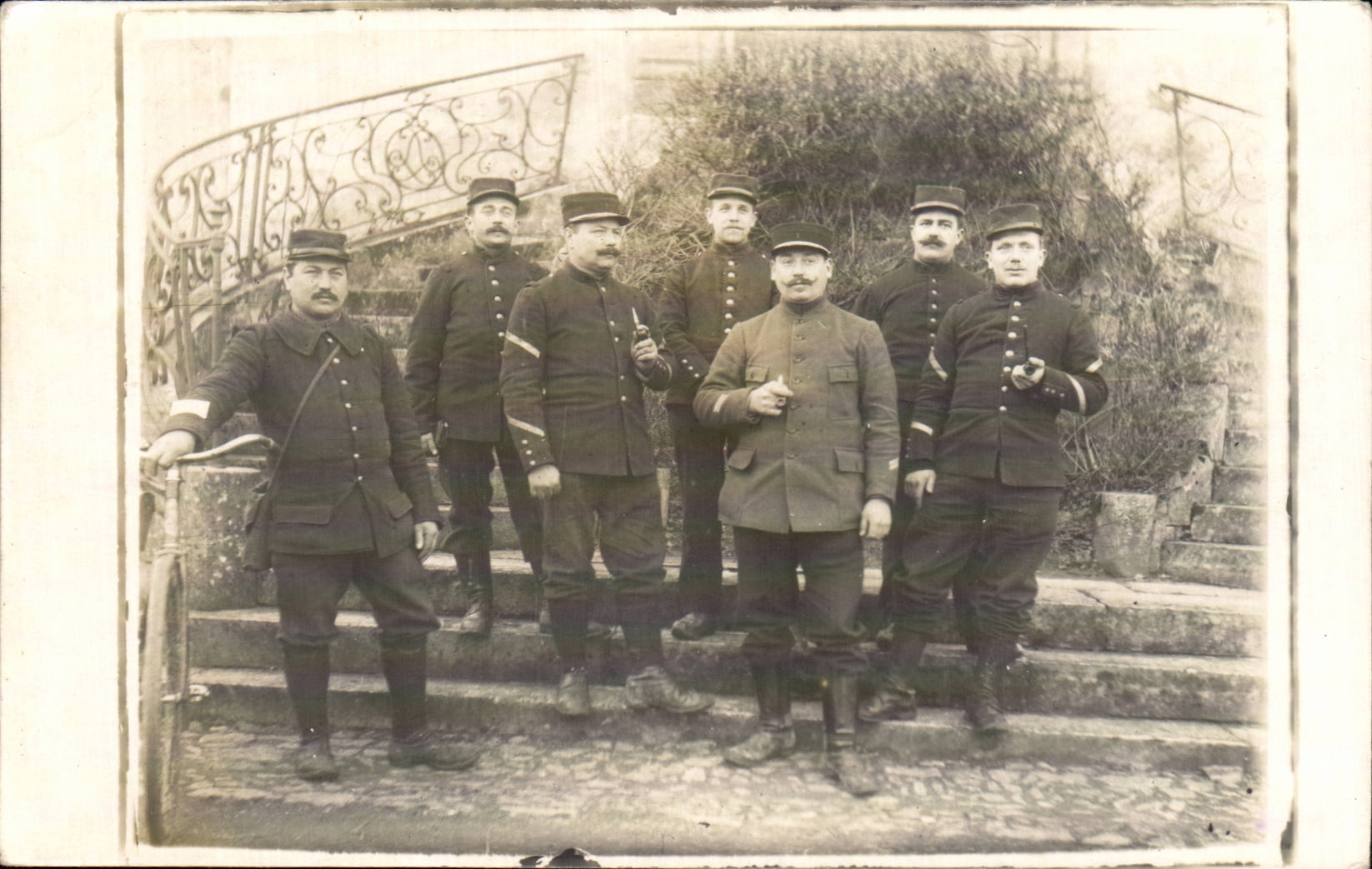CARTE PHOTO Soldats Militaria 