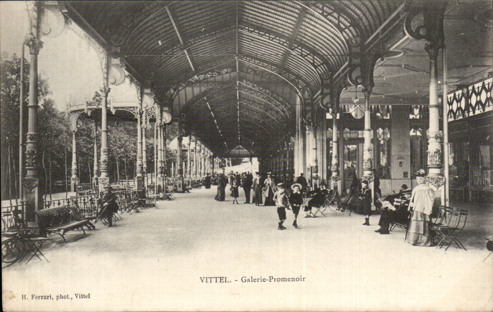 Vittel - Galerie Promenoir - CPA 