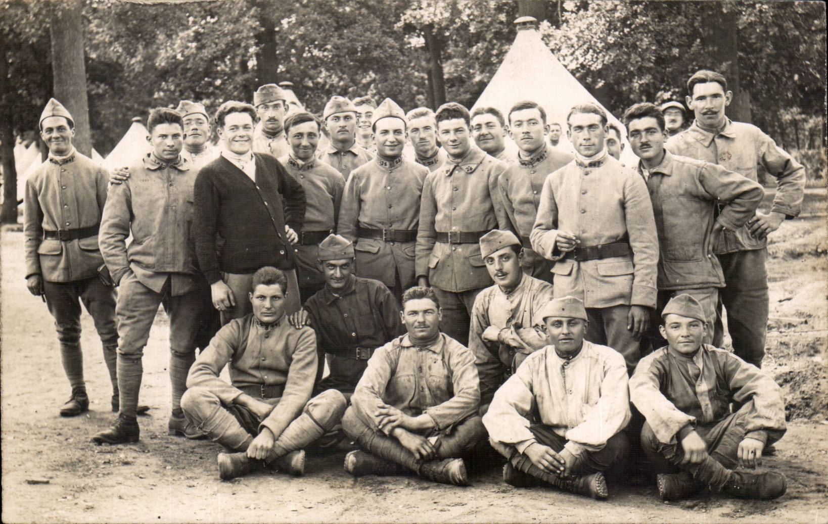 CARTE PHOTO Soldats Militaria 