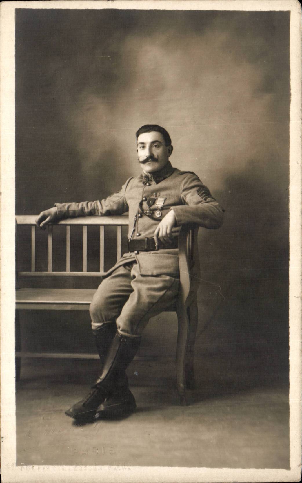 CARTE PHOTO Soldat Militaria