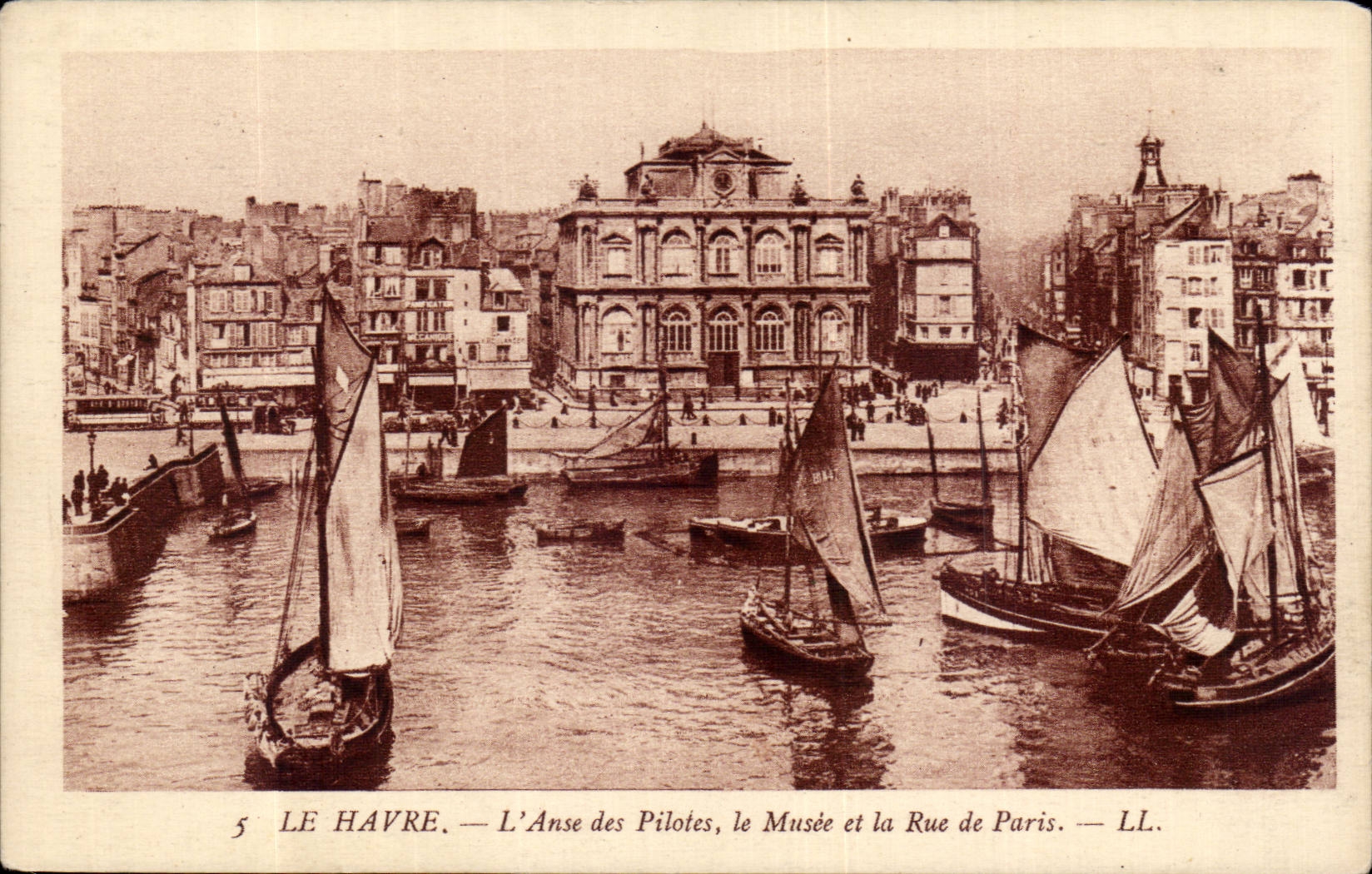 Le Havre - L Anse des Pilotes - Le Musee et la Rue de Paris - CPA 