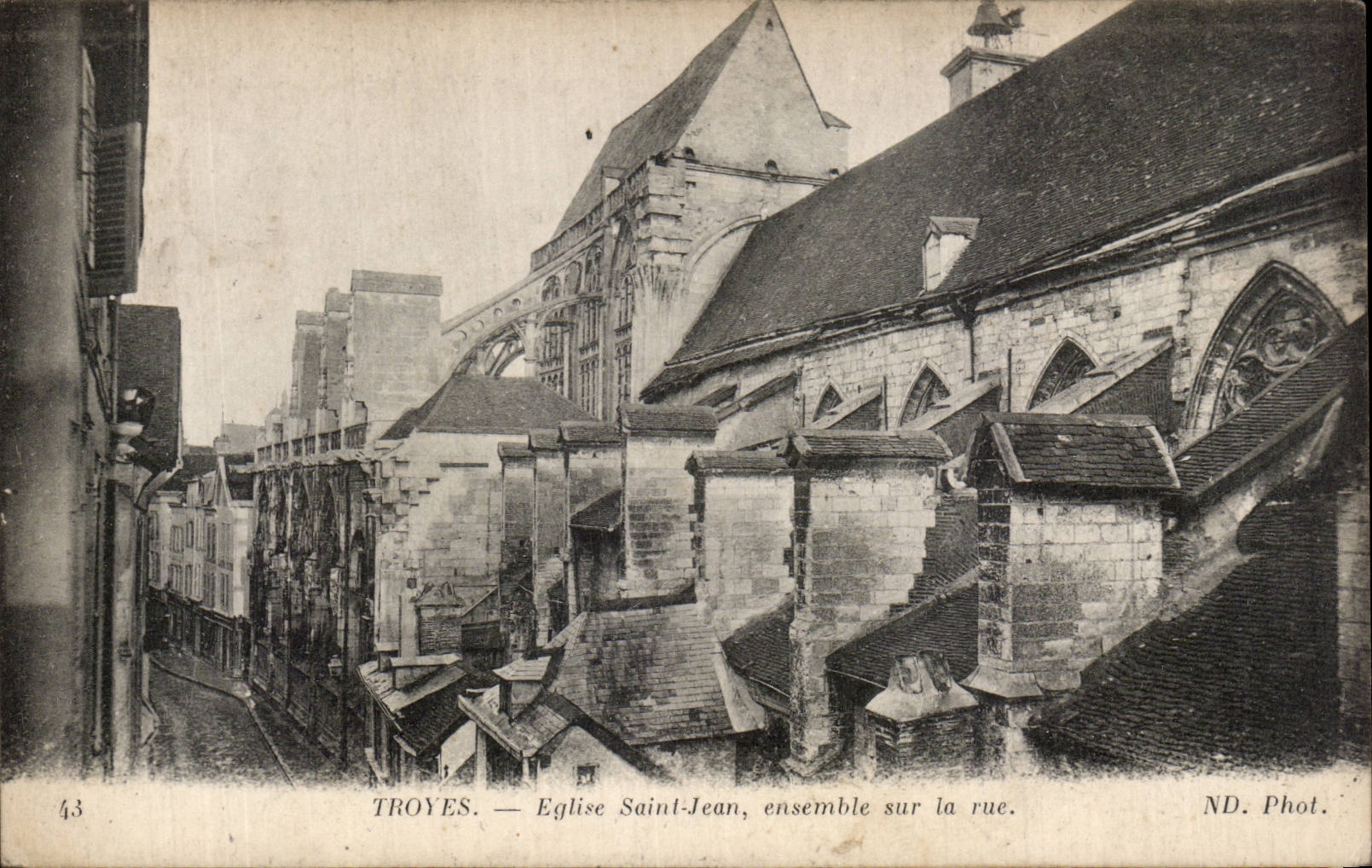 Troyes — Église Saint-Jean, ensemble sur la rue — ND. Phot.