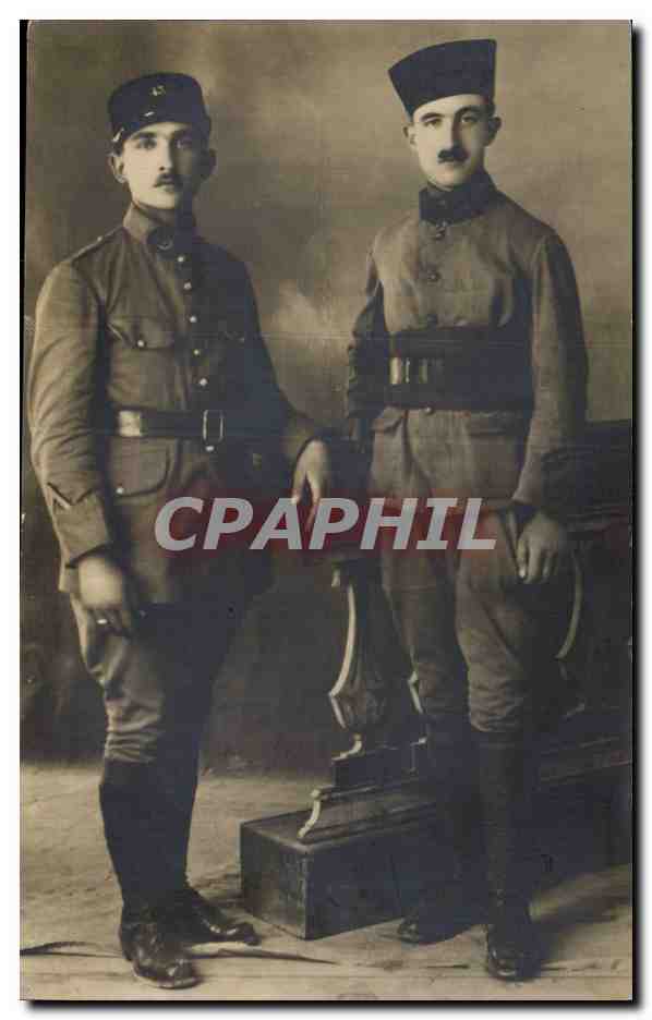 Deux soldats en uniforme — studio — éditeur inconnu