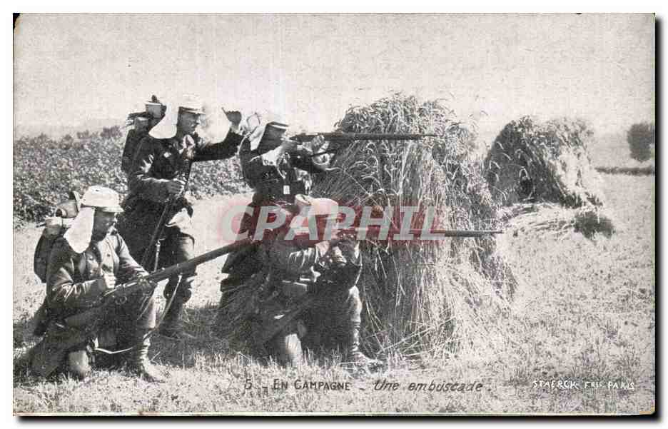CPA Militaria Soldats En campagne Une embuscade