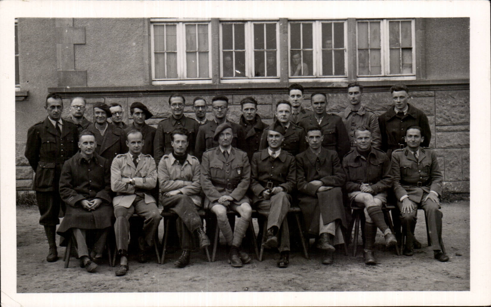 CARTE PHOTO Militaria Soldats