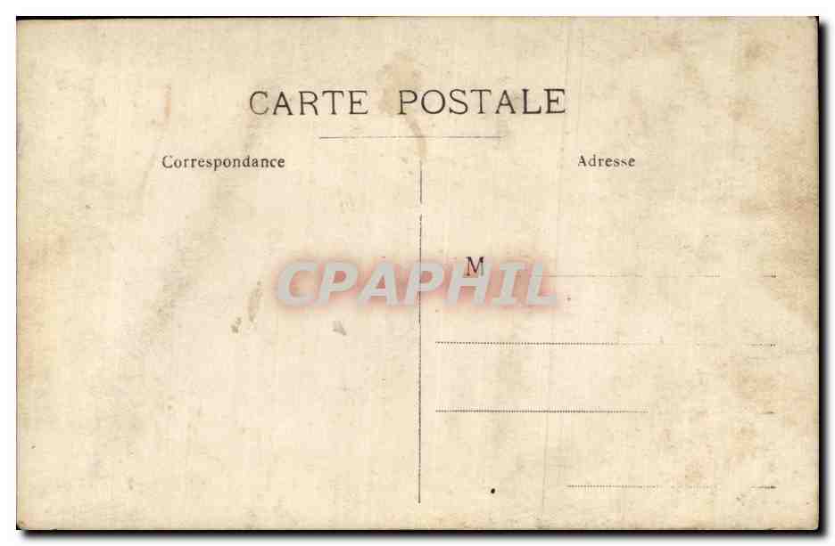 Groupe de soldats — pose en extérieur — éditeur inconnu — Reverso
