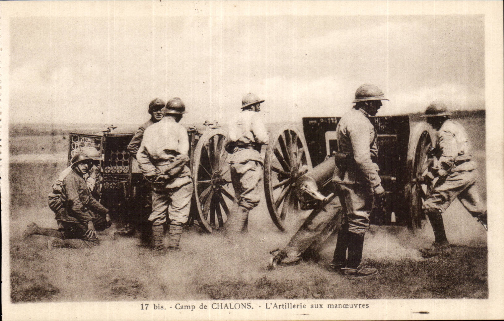 Camp de Chalons - Artillerie aux Manoeuvres Militaria - CPA 