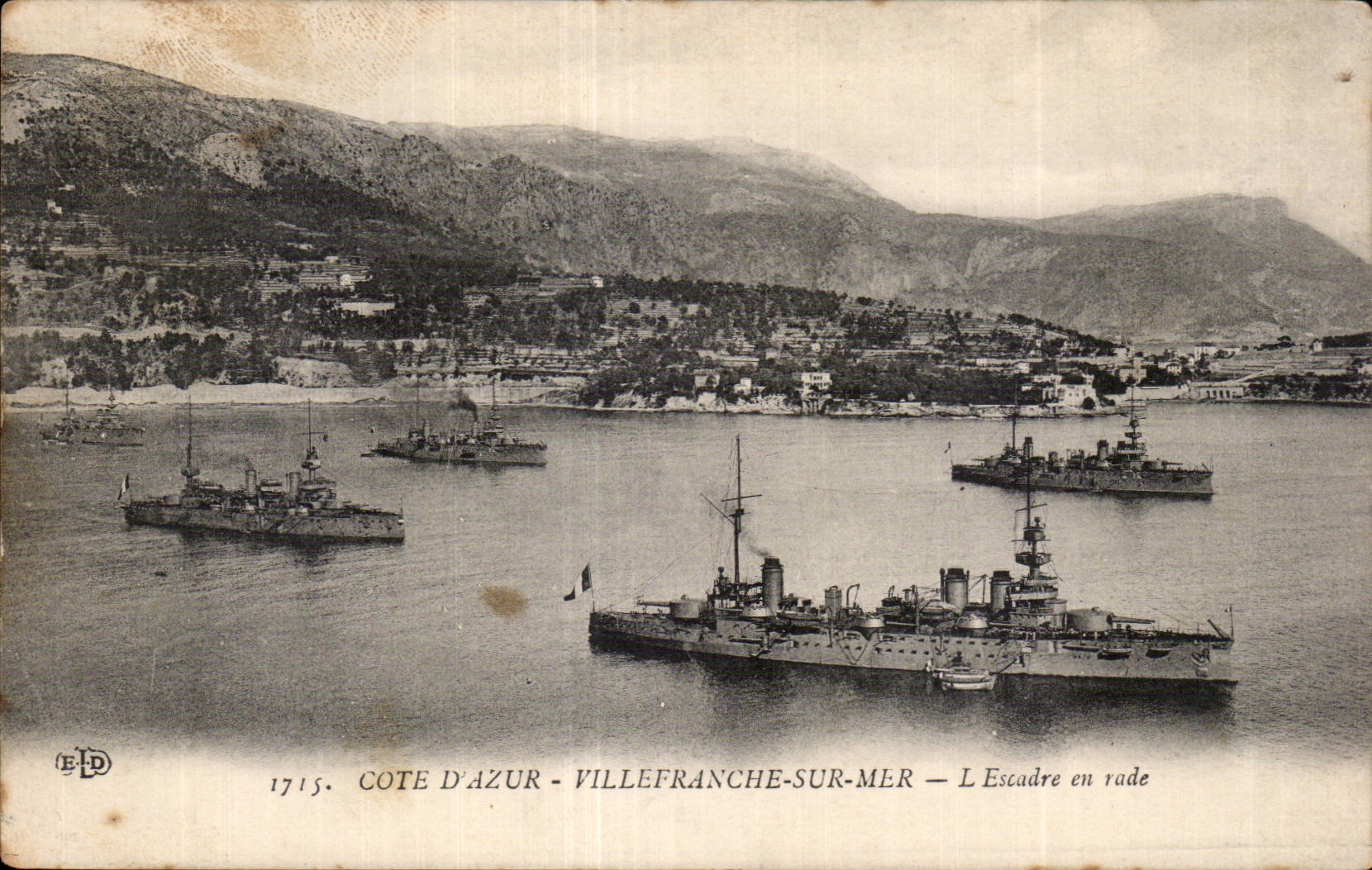 Côte d'Azur - Villefranche-sur-Mer — L'Escadre en rade — Éditeur FLD, n° 1715