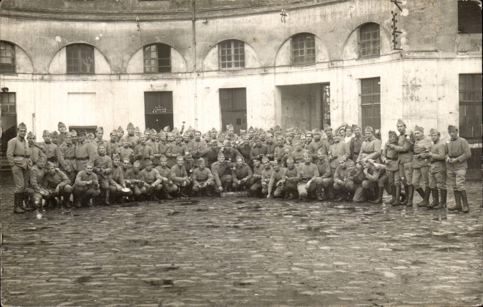 CARTE PHOTO Militaria Soldats