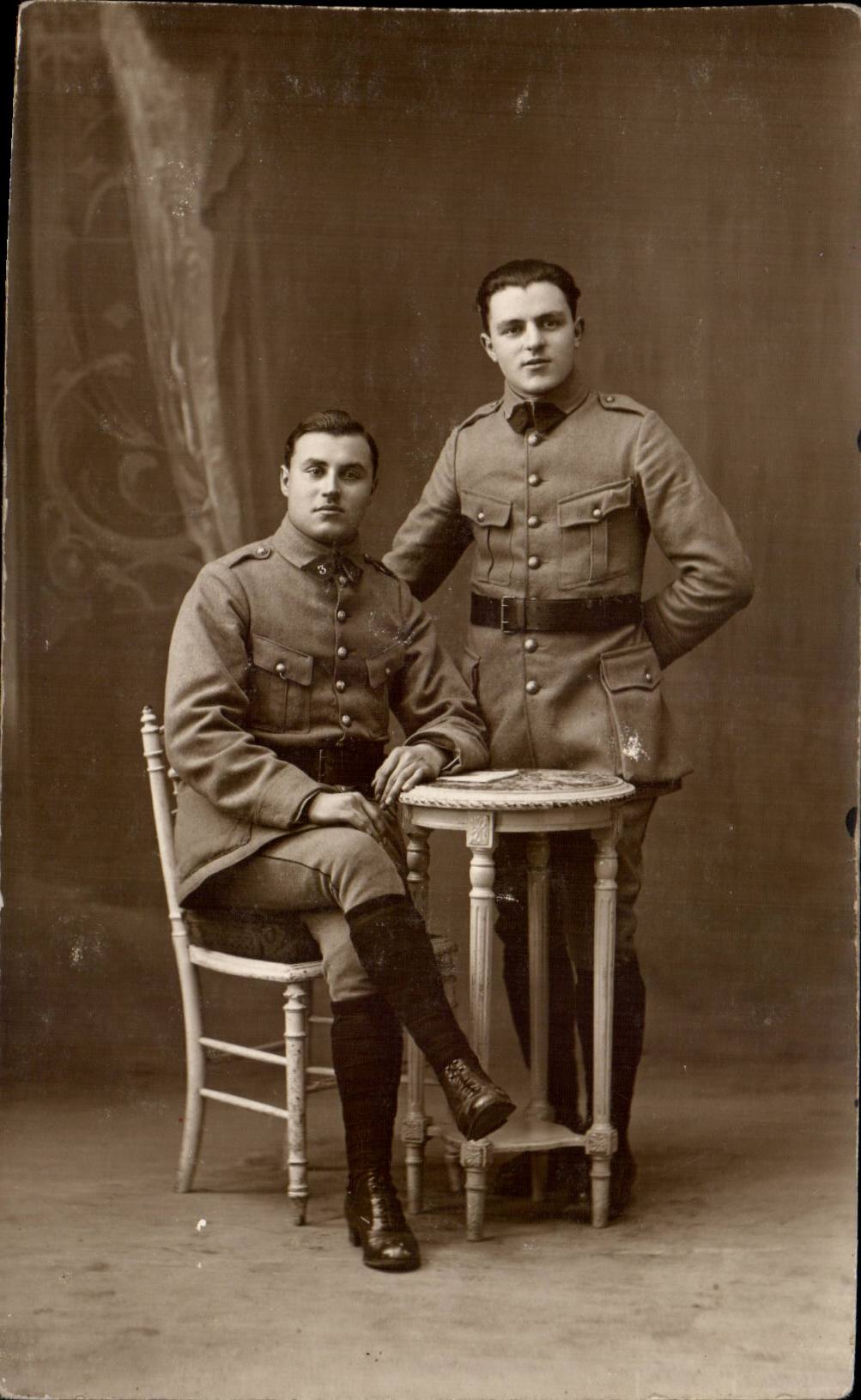CARTE PHOTO Militaria Soldats