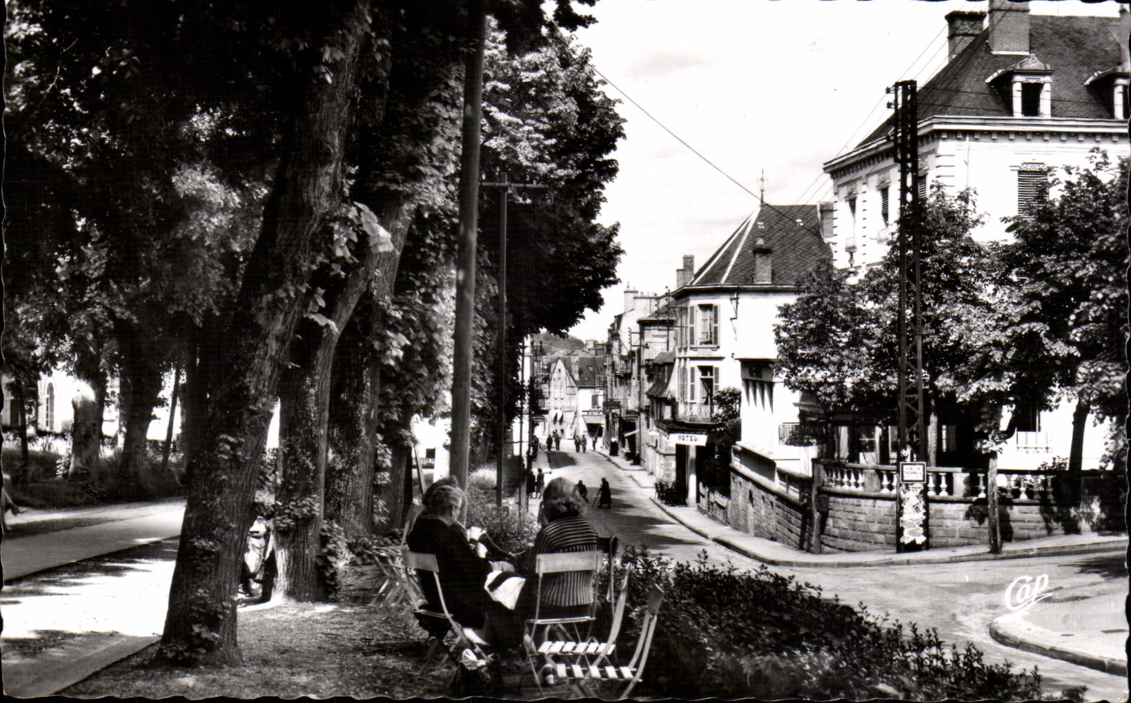 Bourbon l Archambault - Vue sur le Parc - CPA 