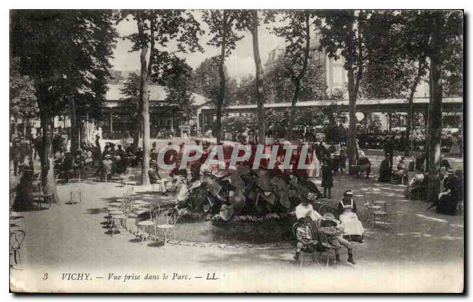Vichy - Vue prise dans le Parc - CPA