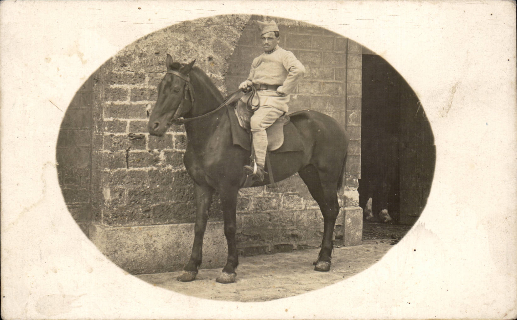 CARTE PHOTO Militaria Soldat a cheval 