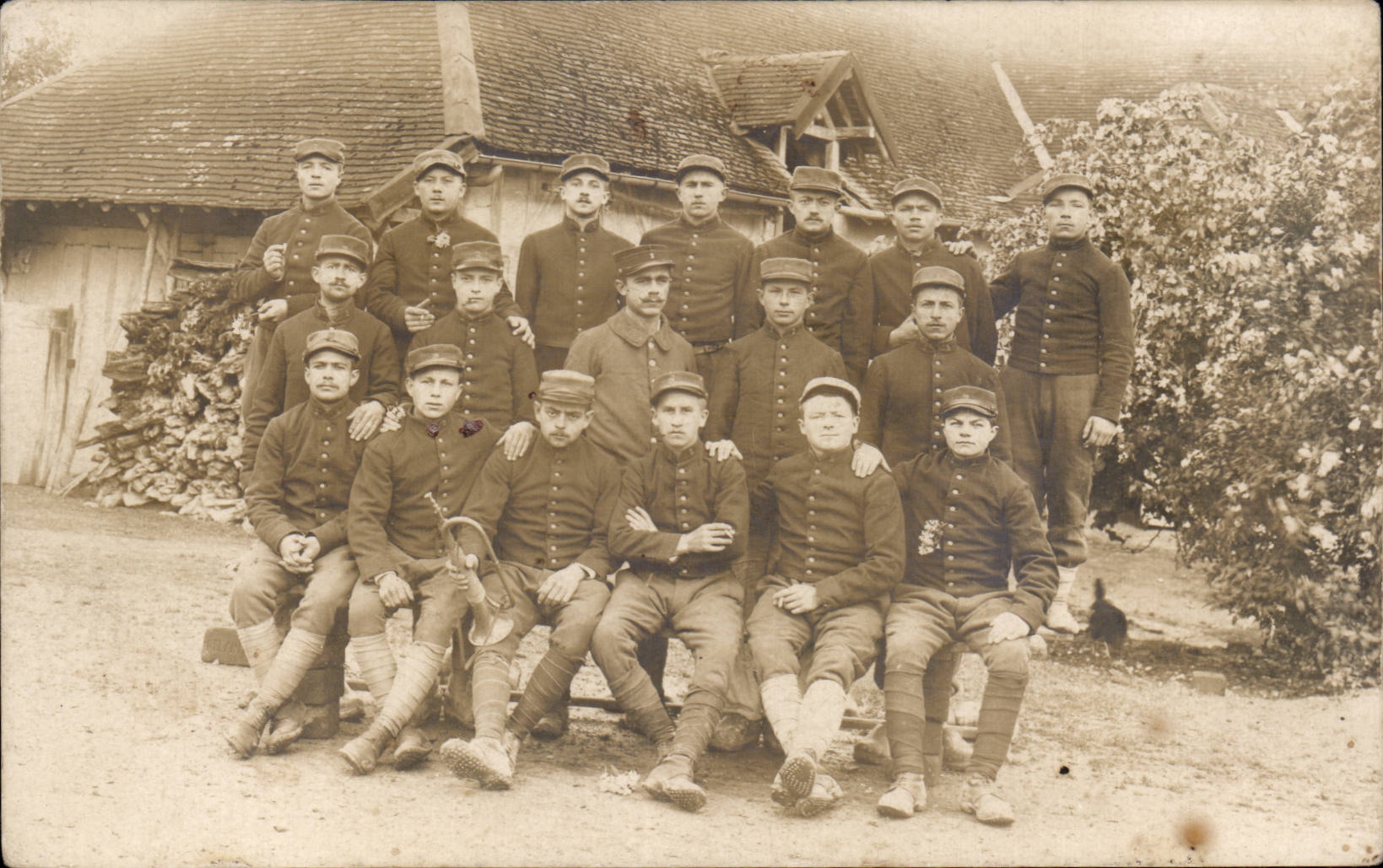 CARTE PHOTO Militaria Soldats
