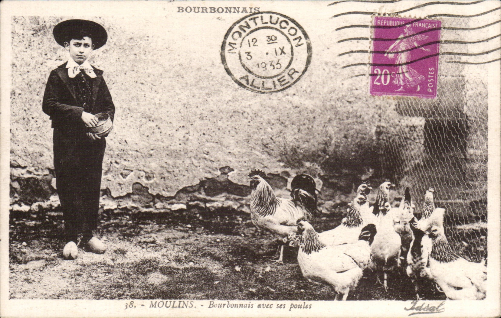 Folklore - Costumes - Enfant - poulets - chickens - CPA 