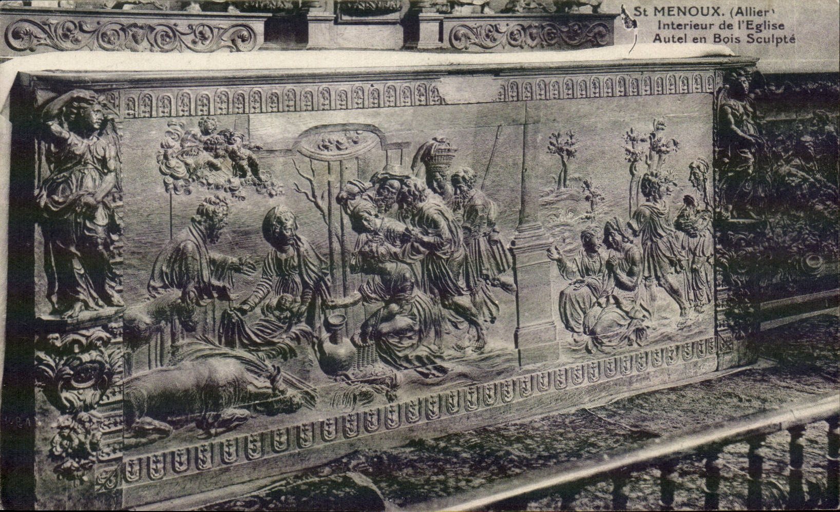 Menoux - L Eglise - Autel en bois sculpte - CPA 