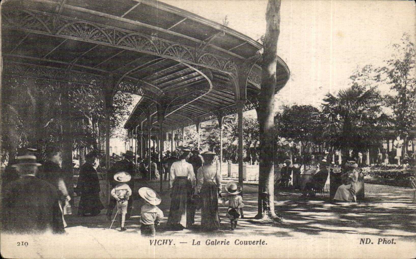 Vichy — La Galerie Couverte — ND. Phot. n° 210