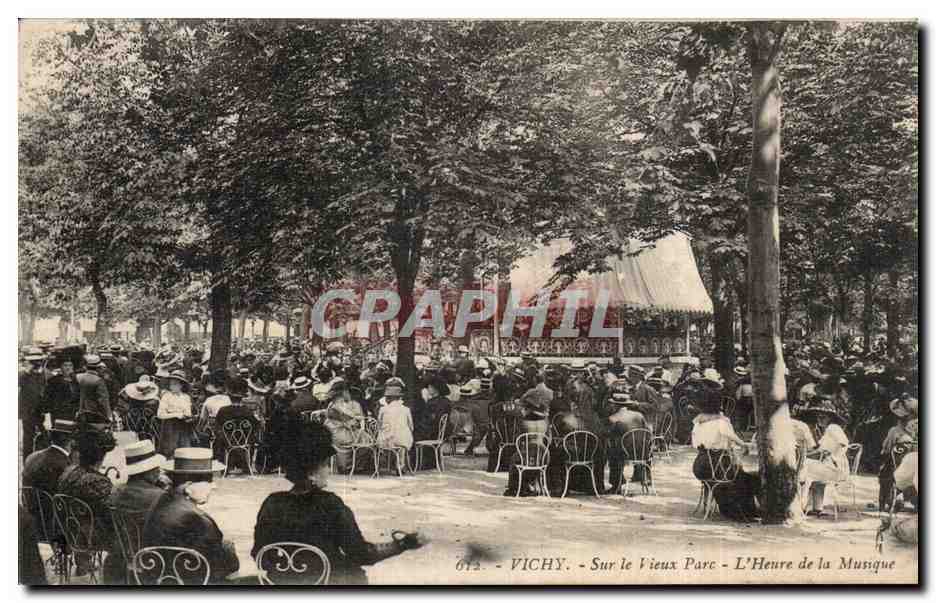 Vichy - L Heure de la Musique - CPA 