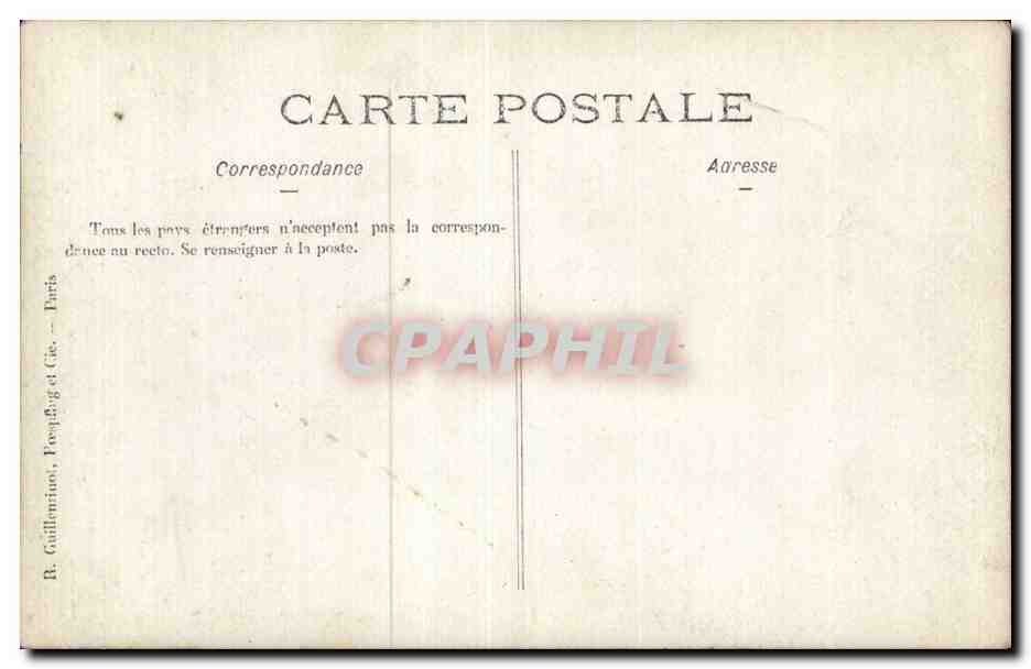 Cour d'un bâtiment militaire — soldats manipulant des ballots — B. Gaillardon, Paris — Rückseite