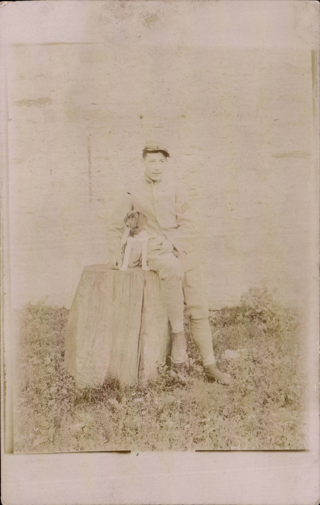 CARTE PHOTO Militaria Soldat et son chien