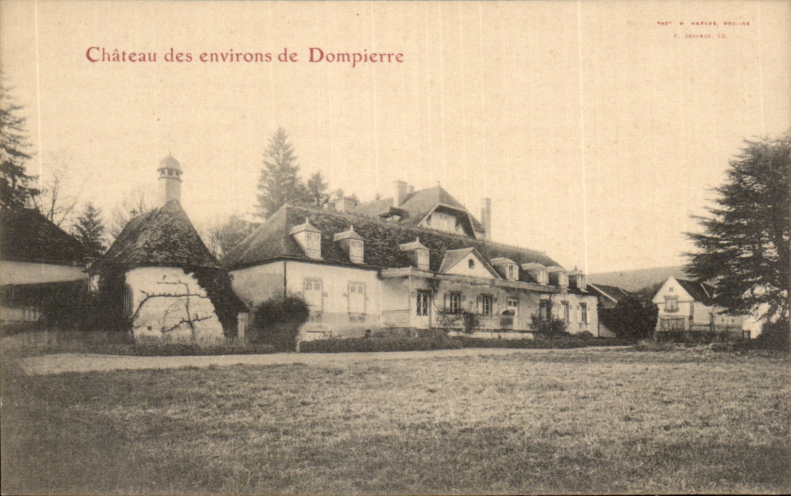 Château des environs de Dompierre — photographie de F. Devault, Mouins