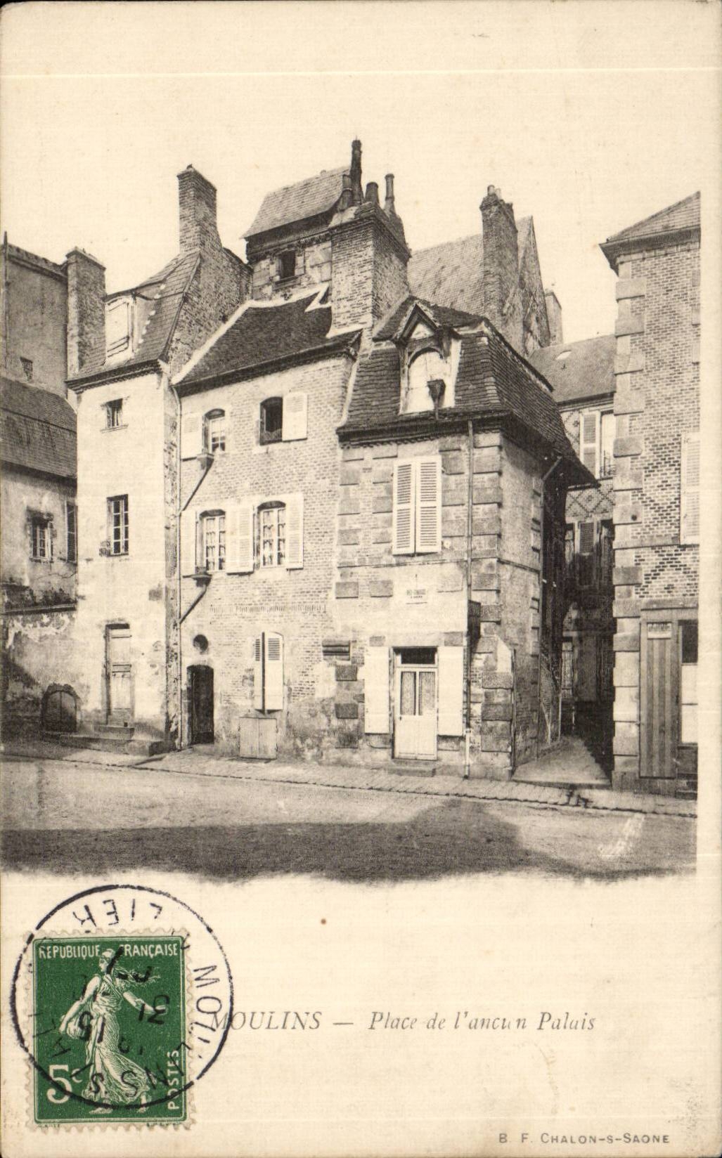 Moulins - Place de l Ancien Palais - CPA 