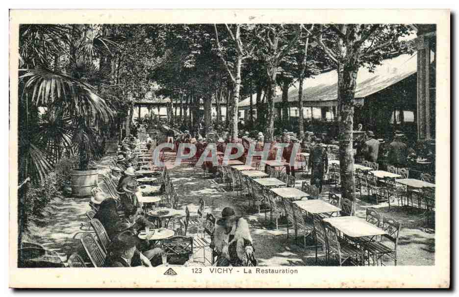 Vichy - La Restauration - CPA 