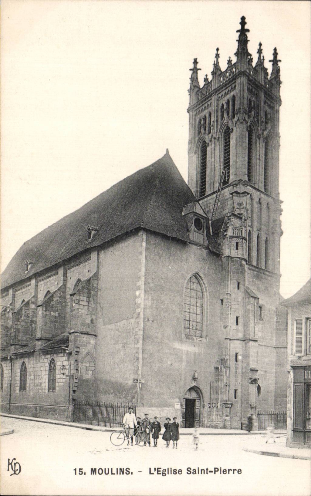 Moulins - L Eglise Saint Pierre - CPA 