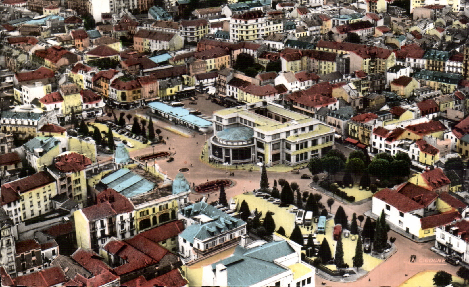 Vichy - Vue Aerienne sur la Poste - La Gare - Reine des Villes d Eaux - CPA 