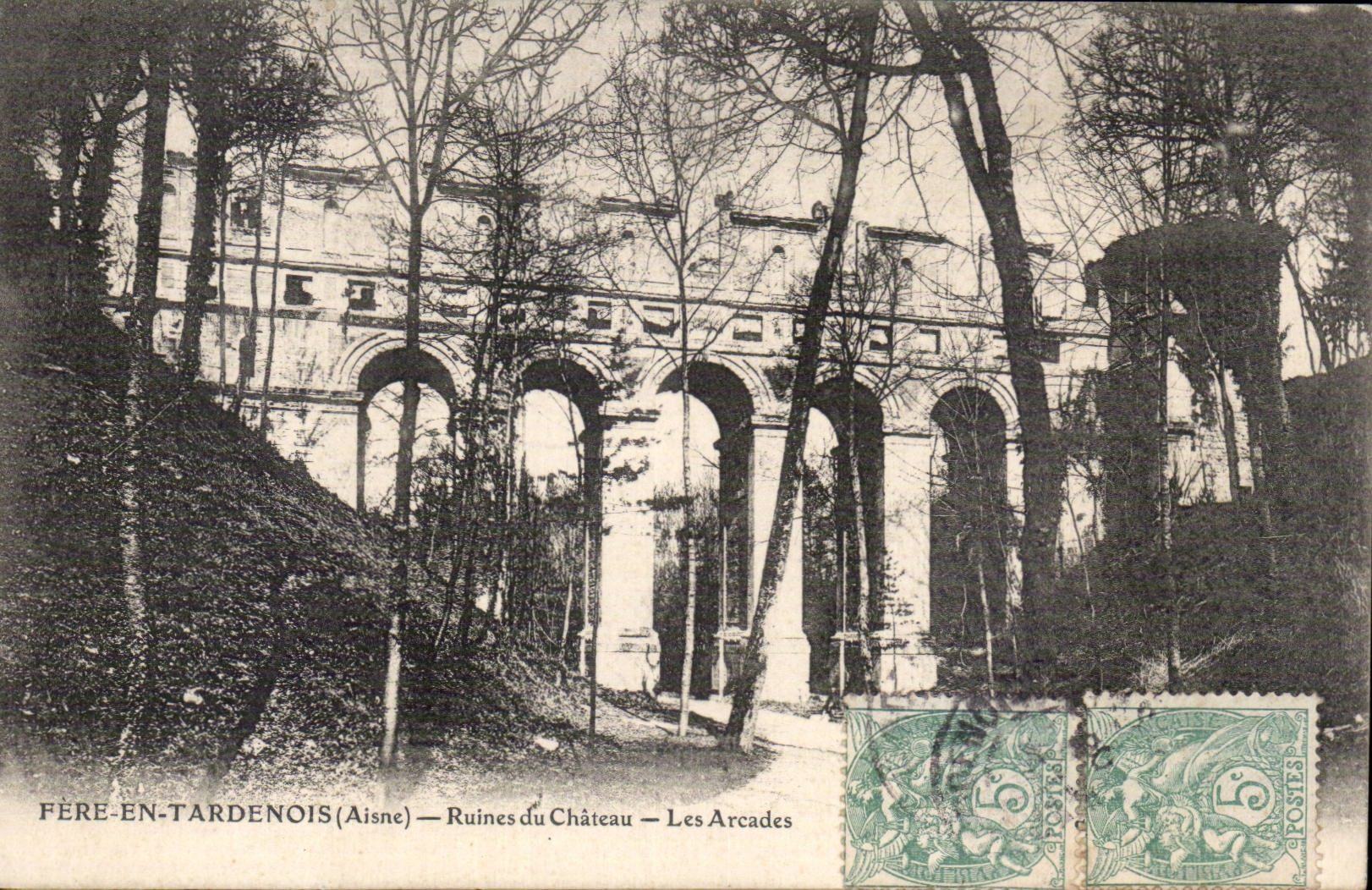 FÈRE-EN-TARDENOIS (Aisne) — Ruines du Château — Les Arcades