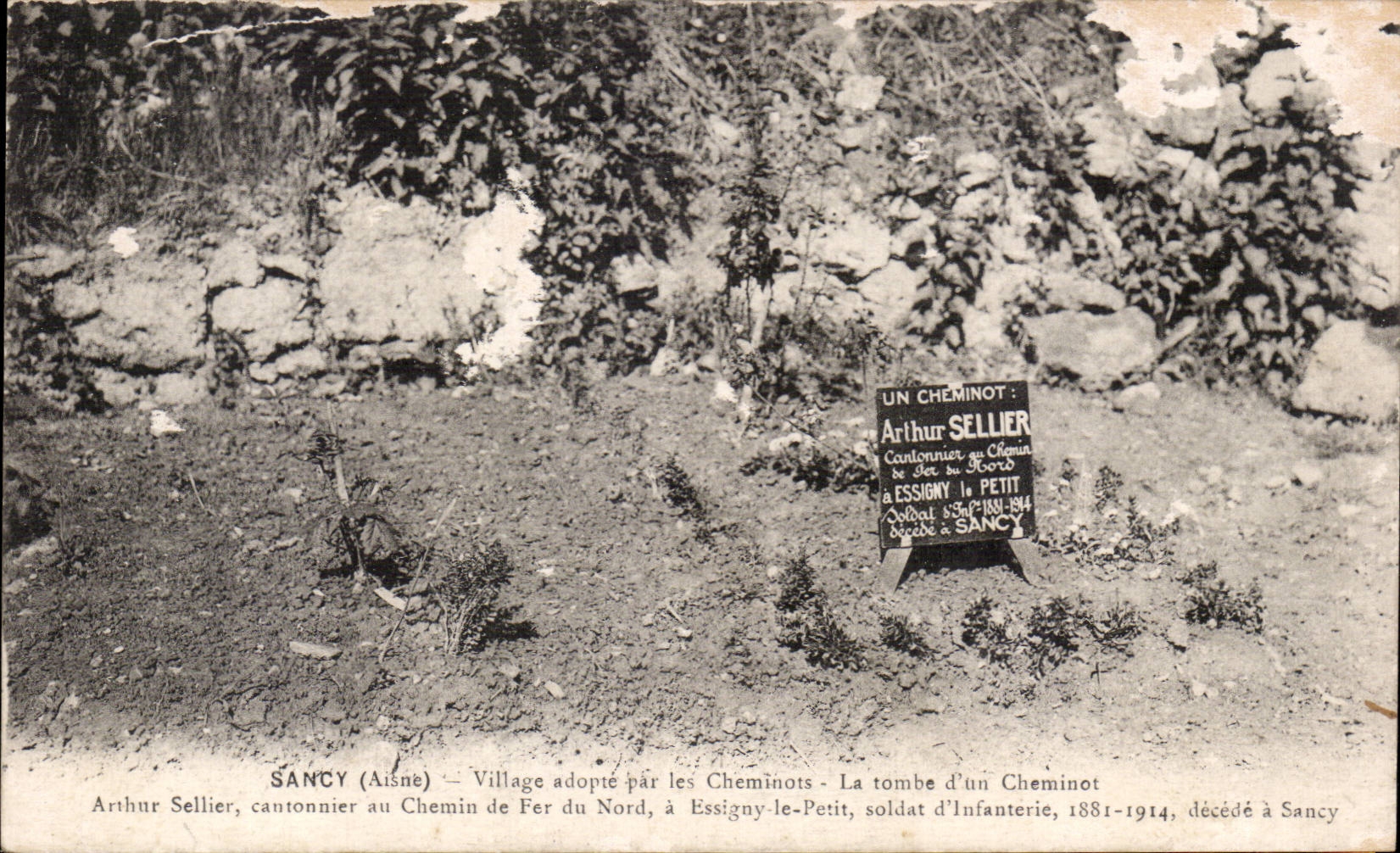 SANCY (Aisne) — Village adopté par les Cheminots — Tombe d'Arthur Sellier, cantonnier au Chemin de Fer du Nord, décédé à Sancy en 1914