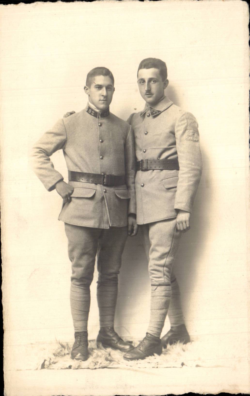 CARTE PHOTO Militaria Soldats 