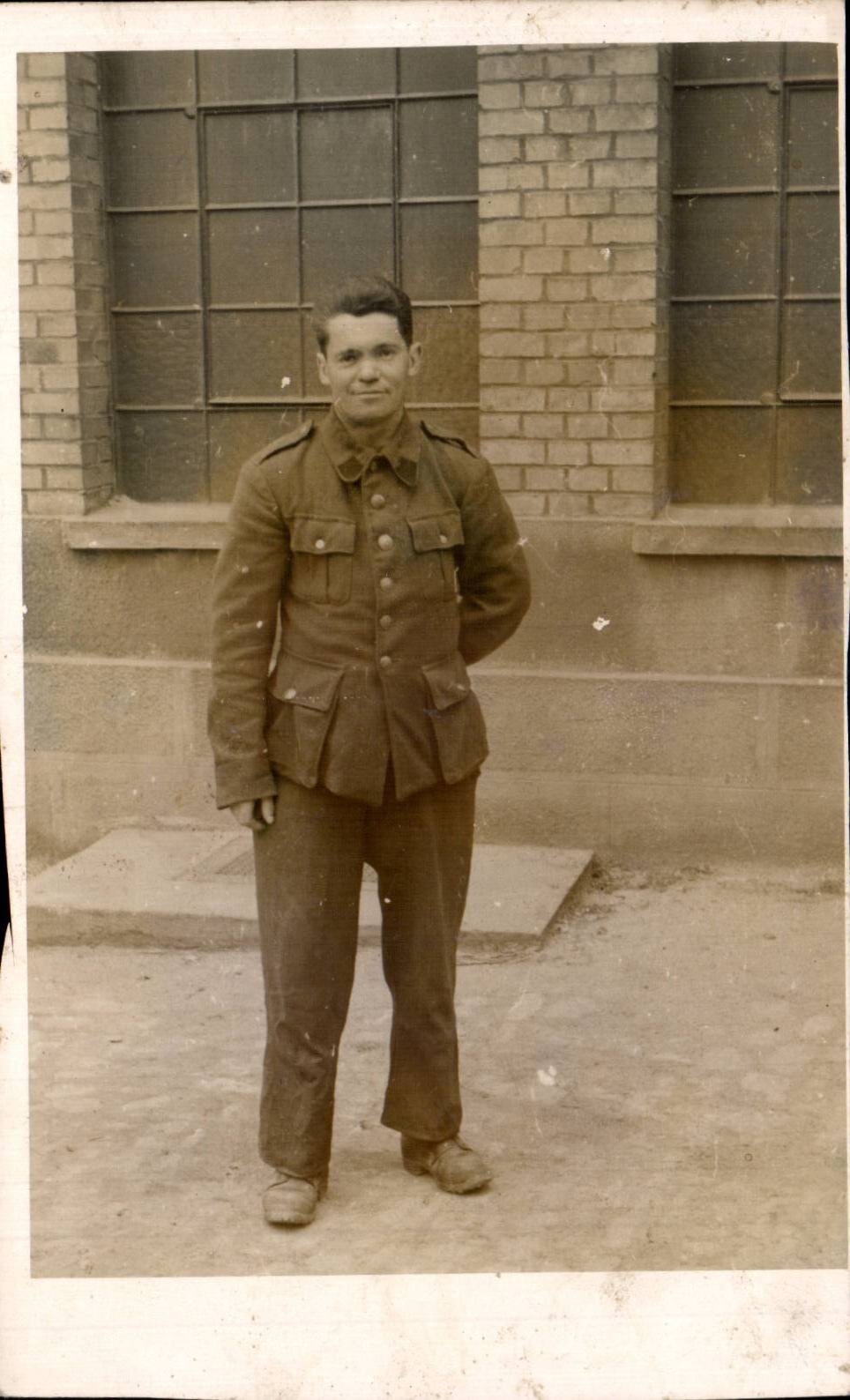CARTE PHOTO Militaria Soldat La Roche Derrien Cotes du Nord