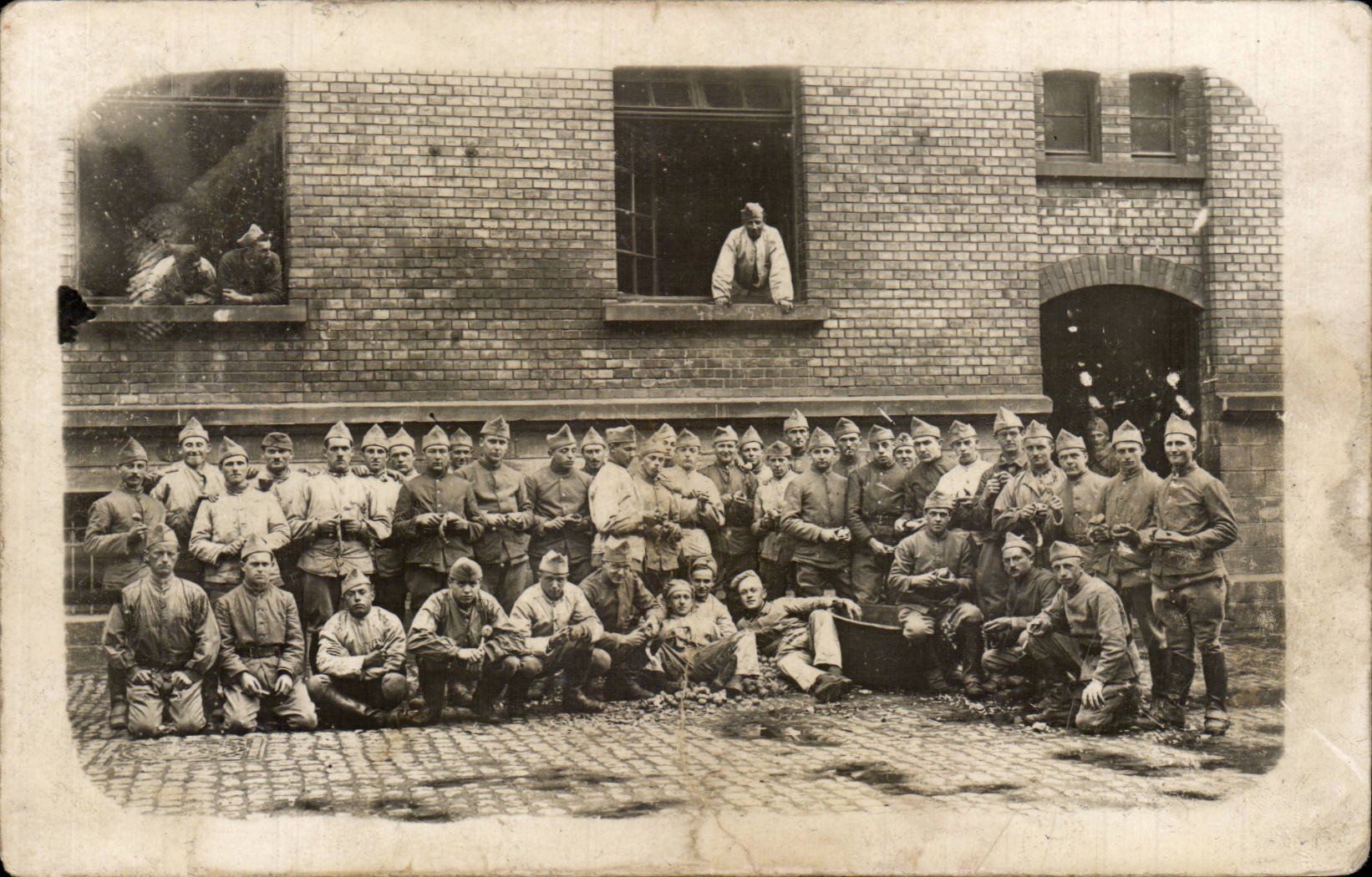 CARTE PHOTO Militaria Soldats