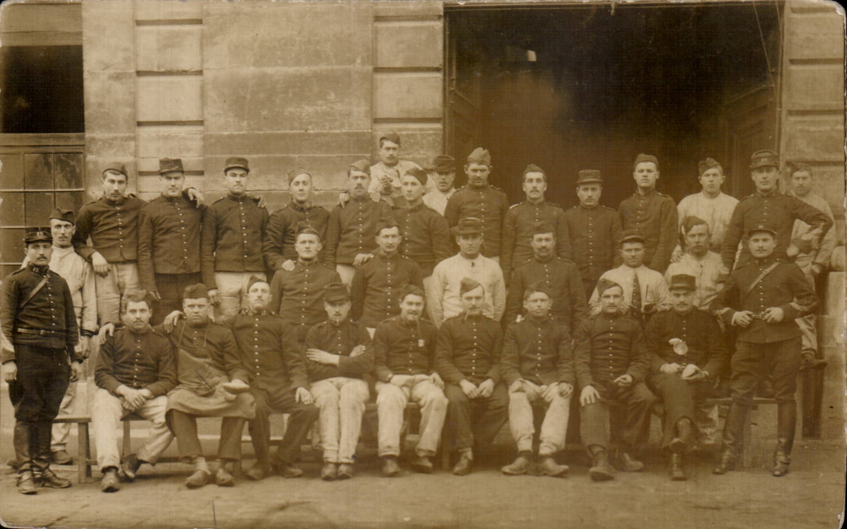 CARTE PHOTO Militaria Soldats