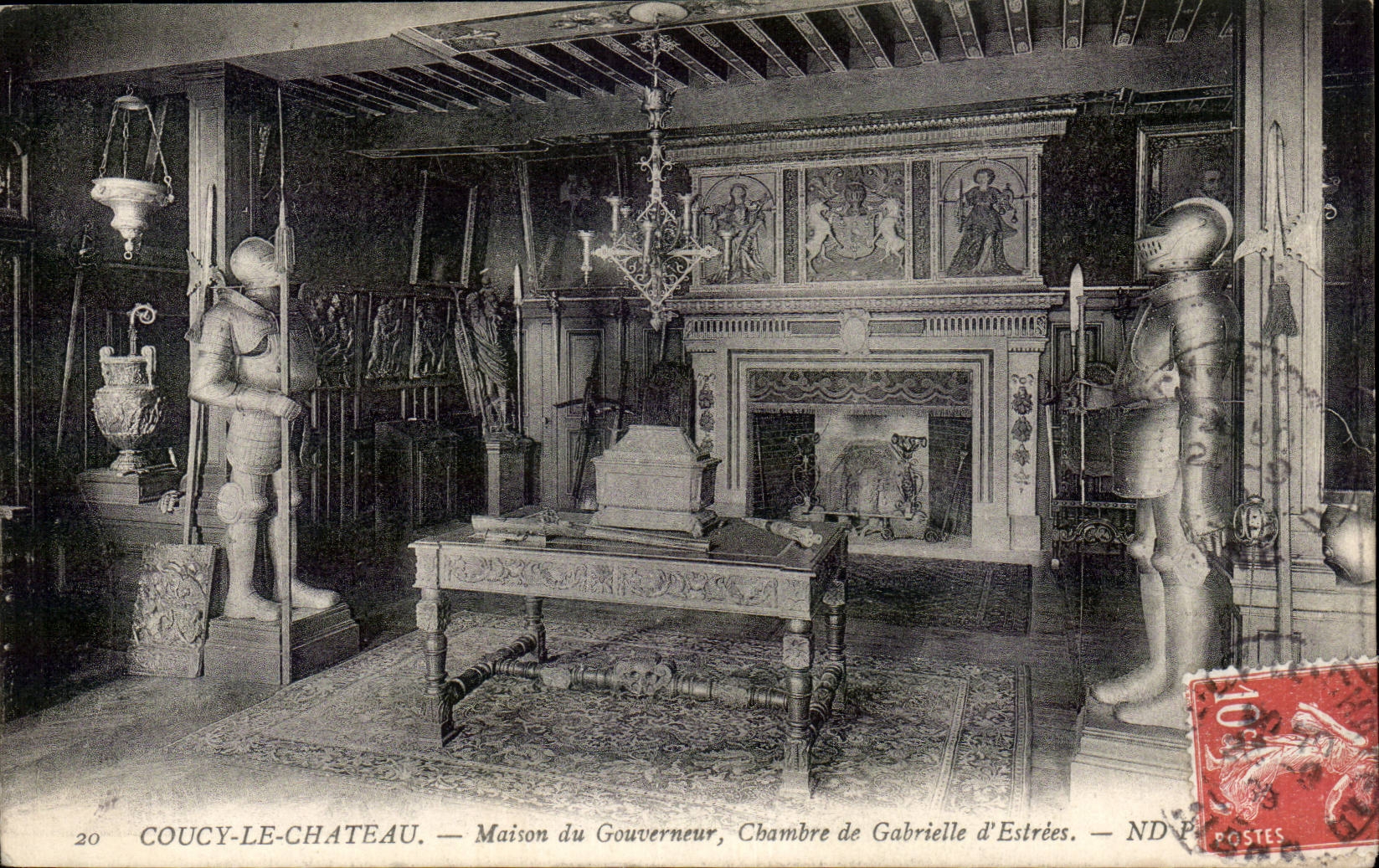 Coucy le Chateau - Maison du Gouverneur - Chambre de Gabrielle d Estrees Armures Chevaliers - CPA 