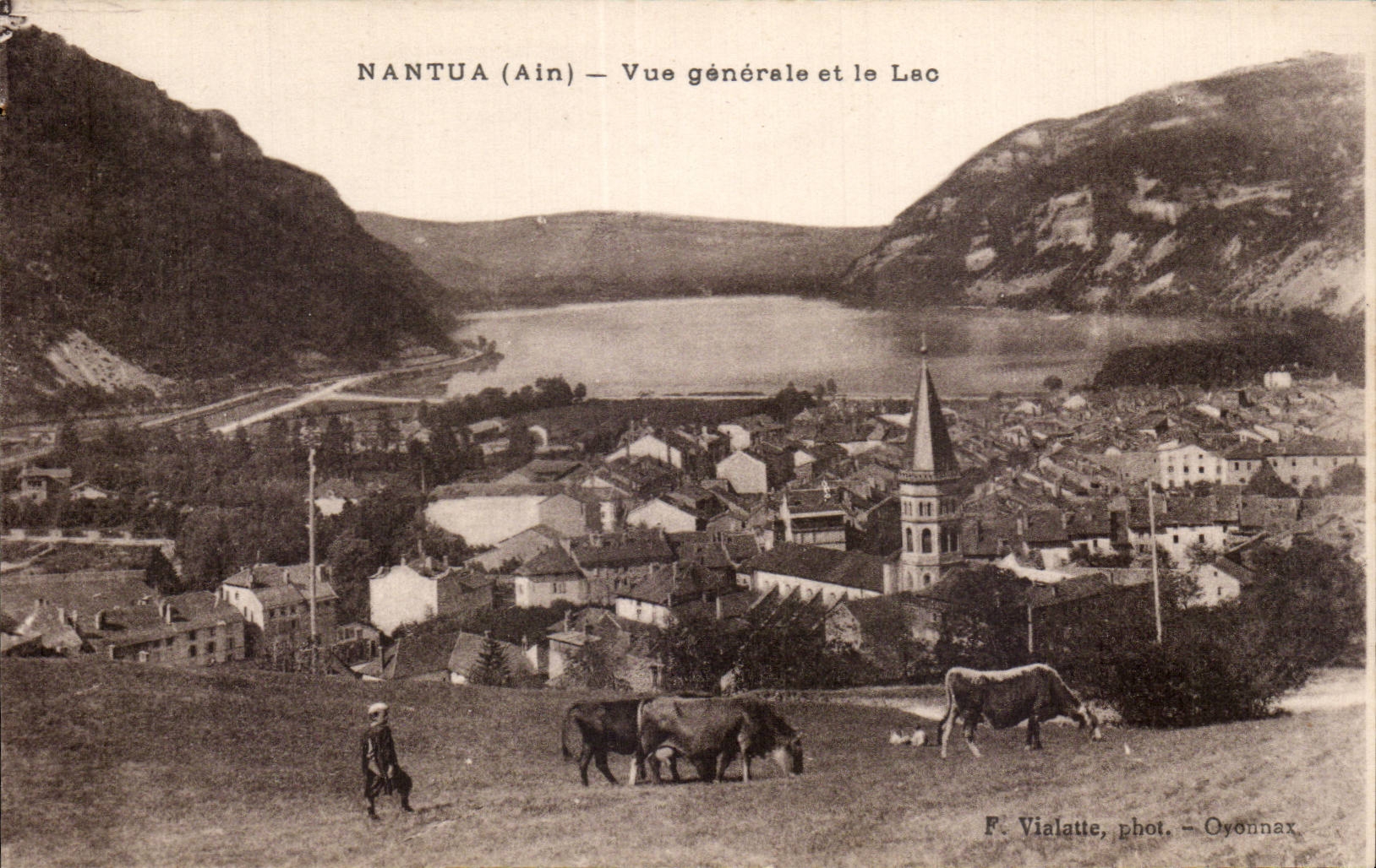 NANTUA (Ain) — Vue générale et le Lac — F. Vialatte, phot. - Oyonnax