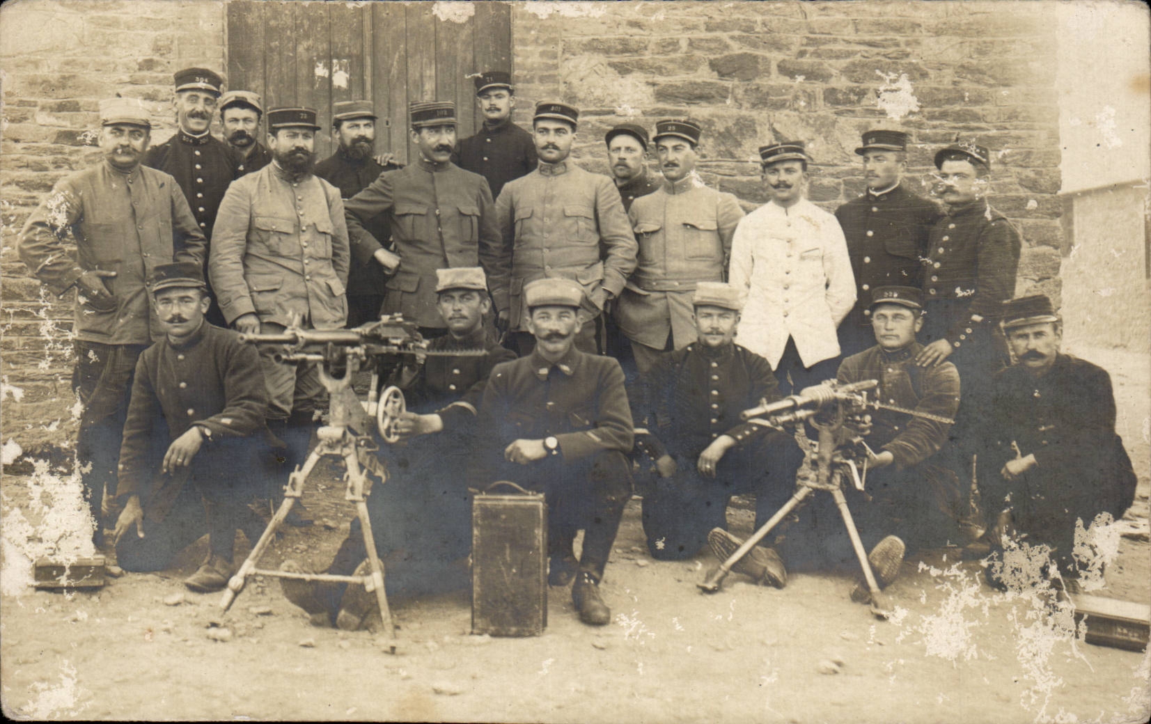 CARTE PHOTO Militaria Soldats et mitrailleuse
