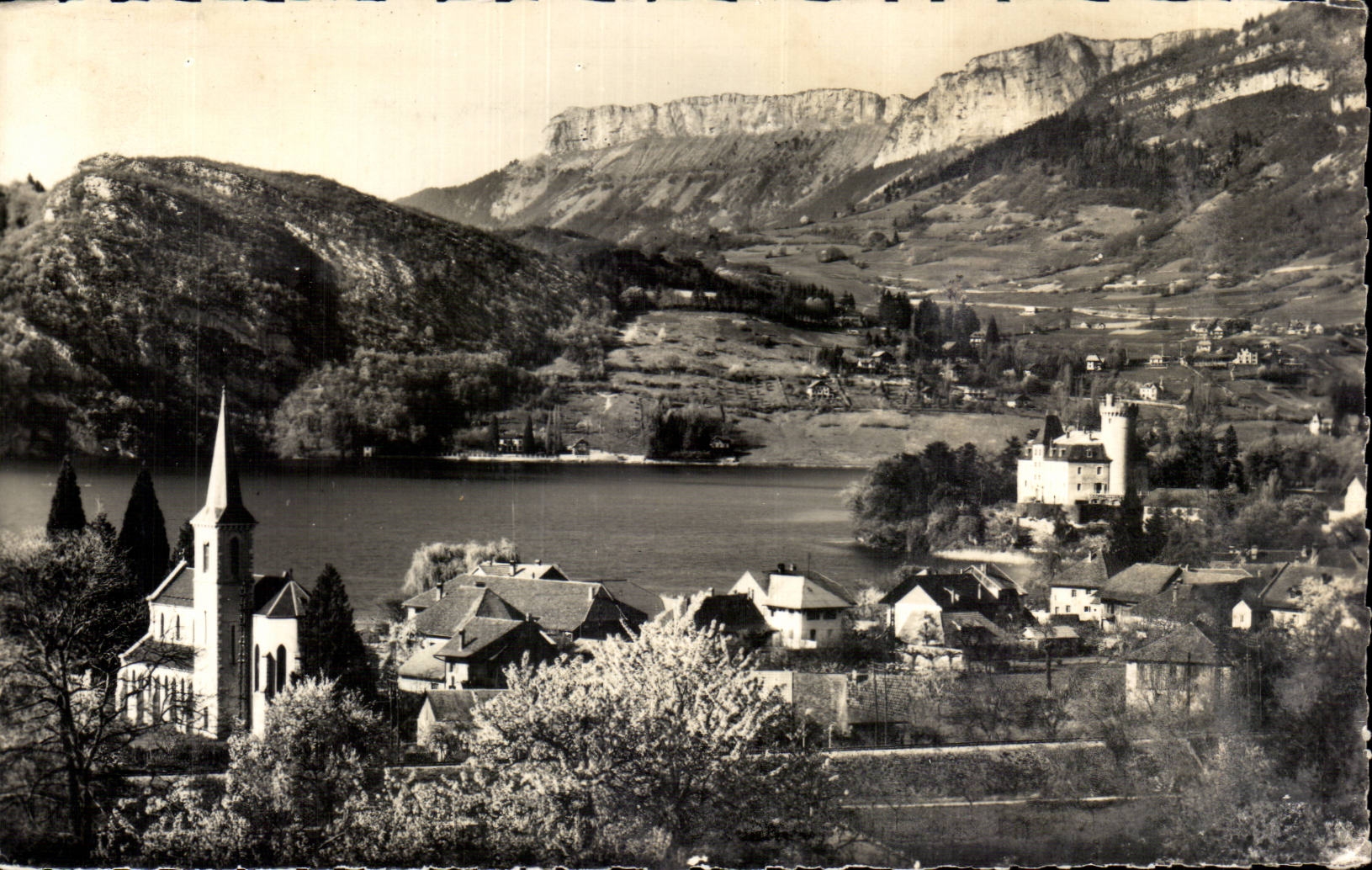 Lac d'Annecy — Le Coquet, village de Duingt avec le Parmelan au fond — Éditions G. Rossat-Mignod, n°773