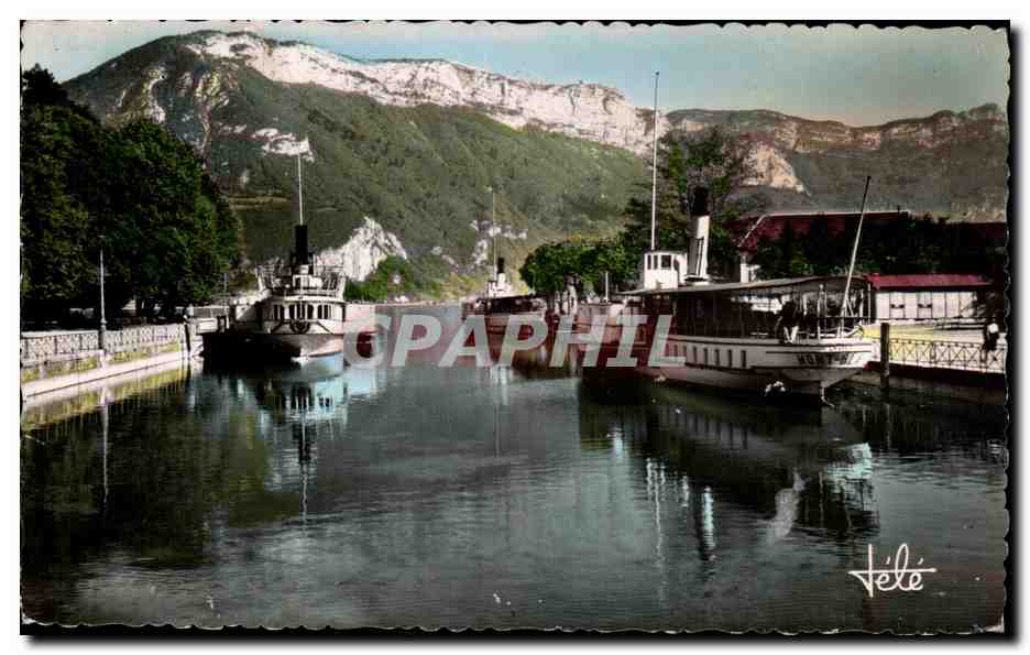 Port of Annecy and Mont-Veyrier — view of the canal with steamboats — Éditions TÉLÉ