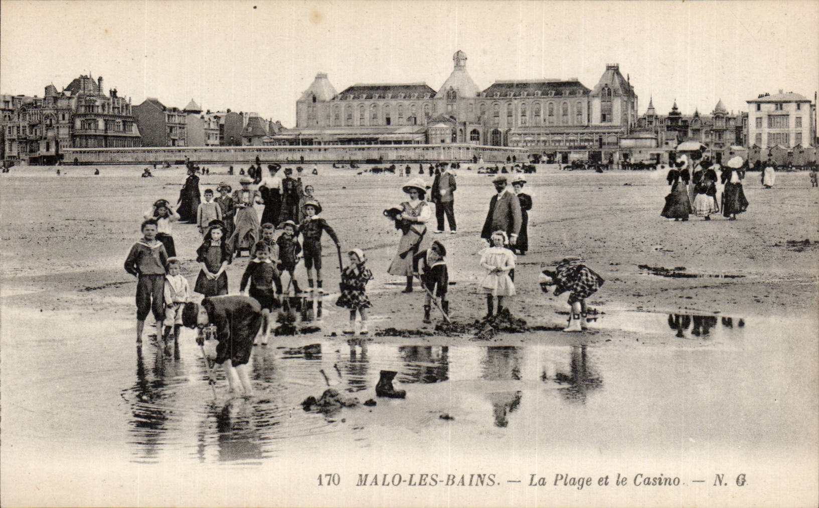 Malo-les-Bains — La Plage et le Casino — N. G. — N° 170