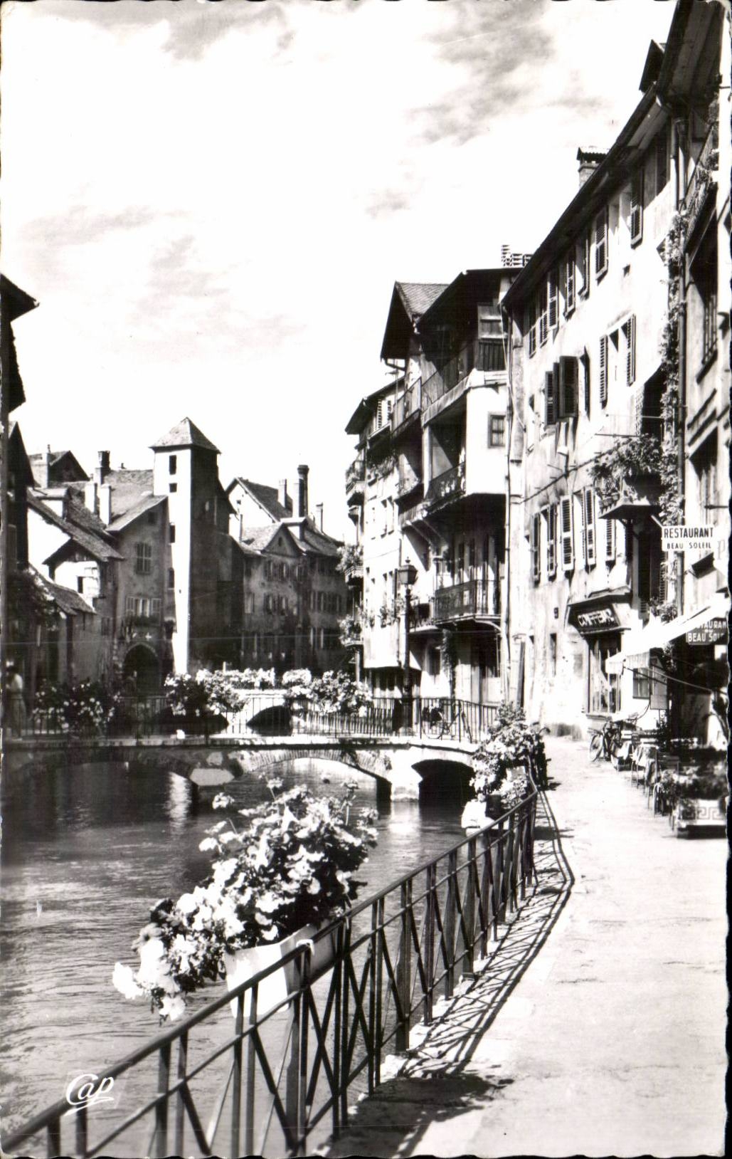 Annecy — Les Quais du Thioo — C.A.P. Réal Photo