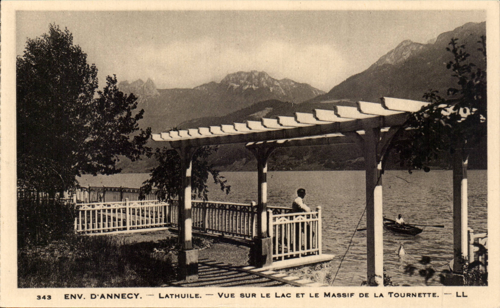 Env. d'Annecy — Lathuile — Vue sur le lac et le massif de la Tournette — LL