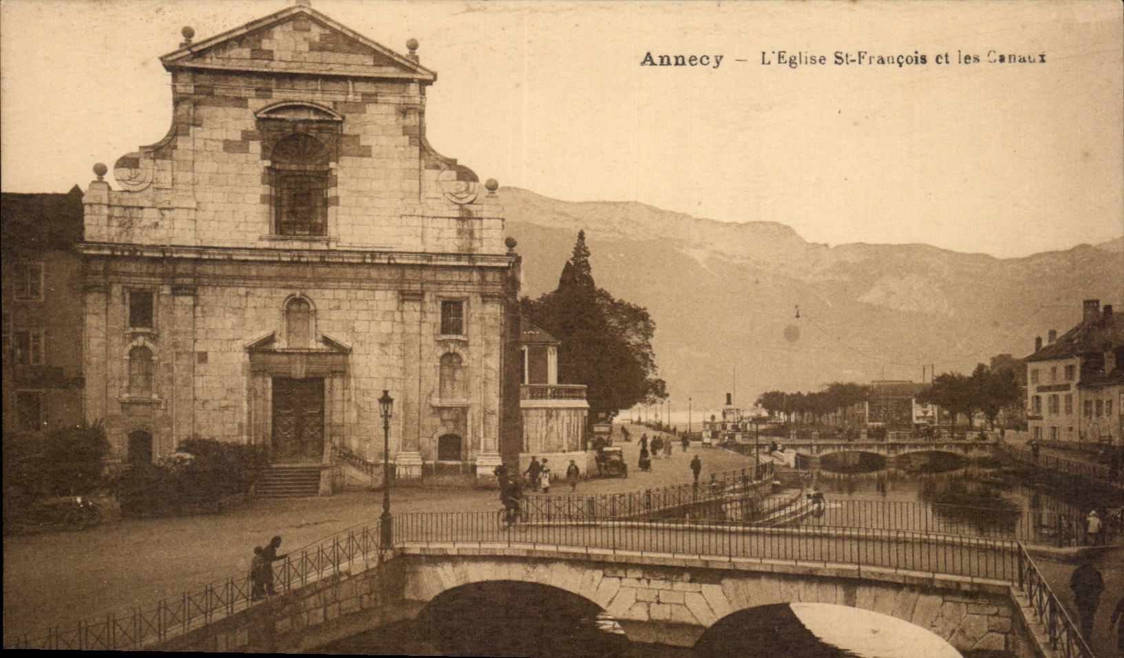 Annecy — L'Église St-François et les Canaux