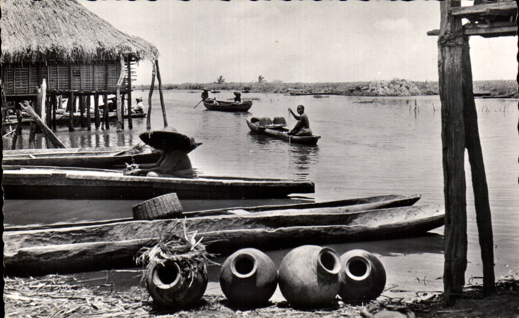 Afrique - Africa - Afrique Noire - Village Africain - Au Bord de la Riviere - CPA