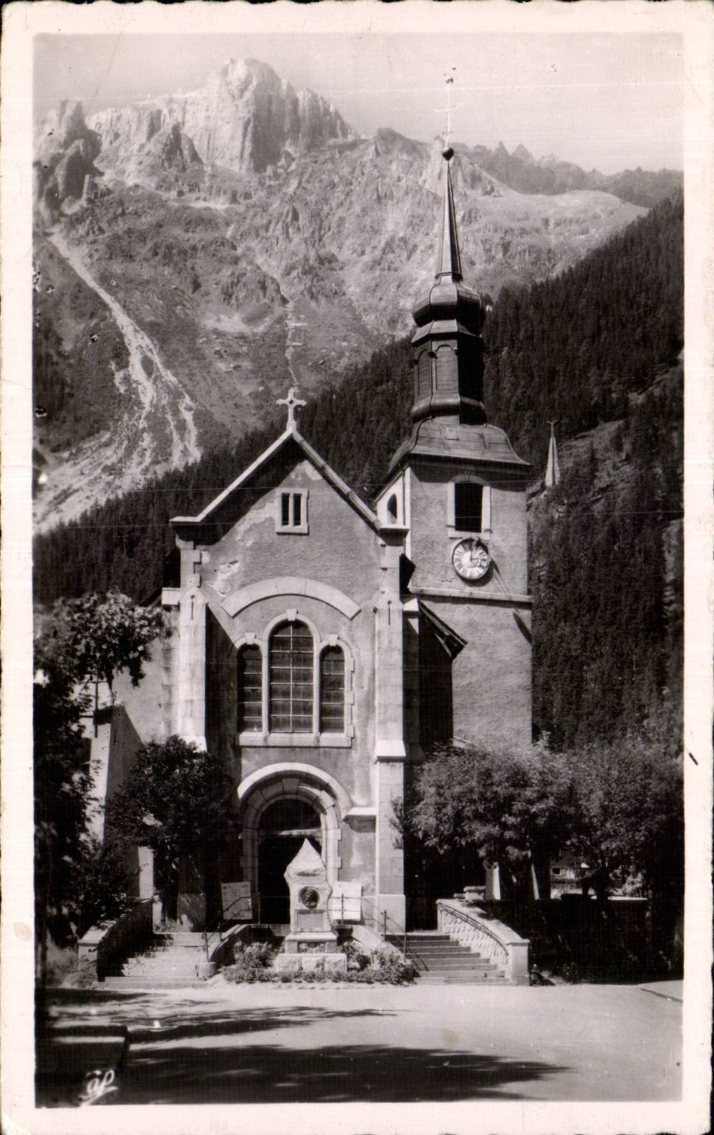 Chamonix - L Eglise et le Brevent - CPA 