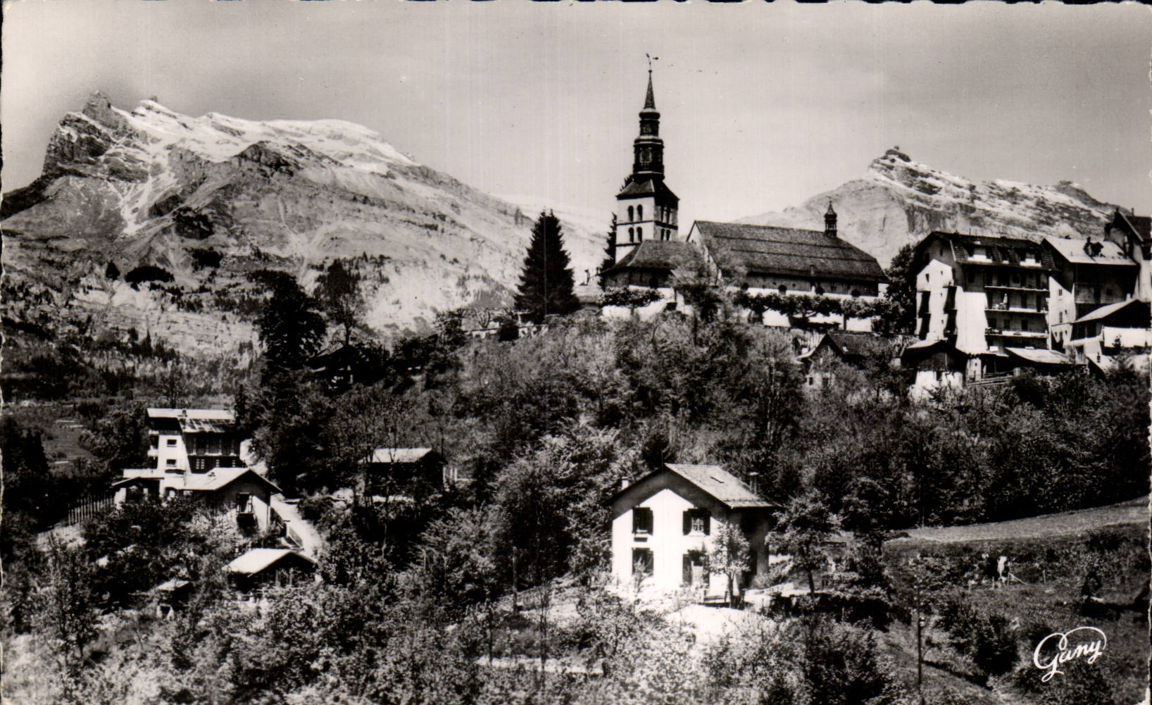 Saint-Gervais-les-Bains — La Iglesia y las Aiguillas de Warrens — Gémy