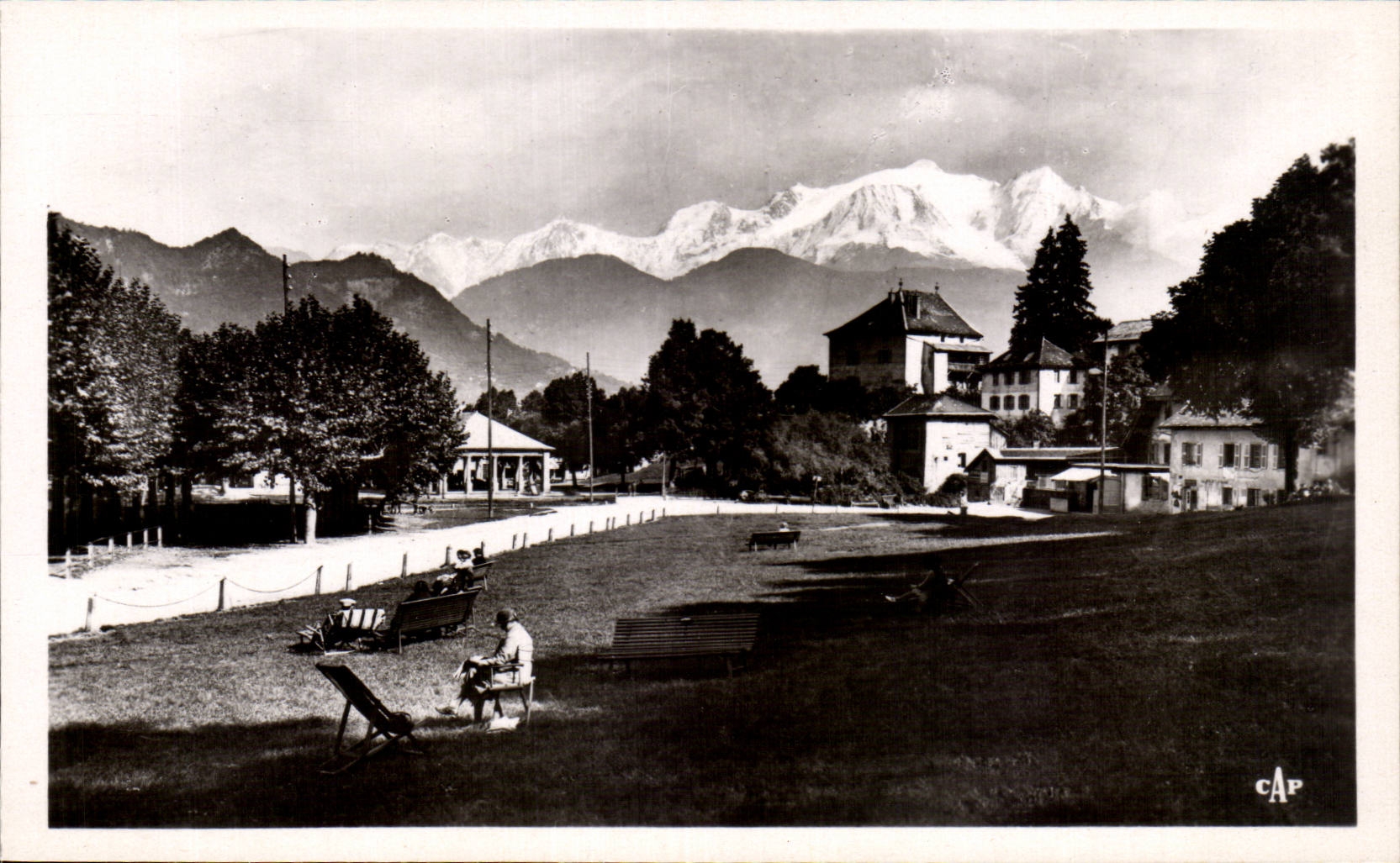 Sallanches - Le Jardin Public et le Mont-Blanc — Édition Mont-Blanc